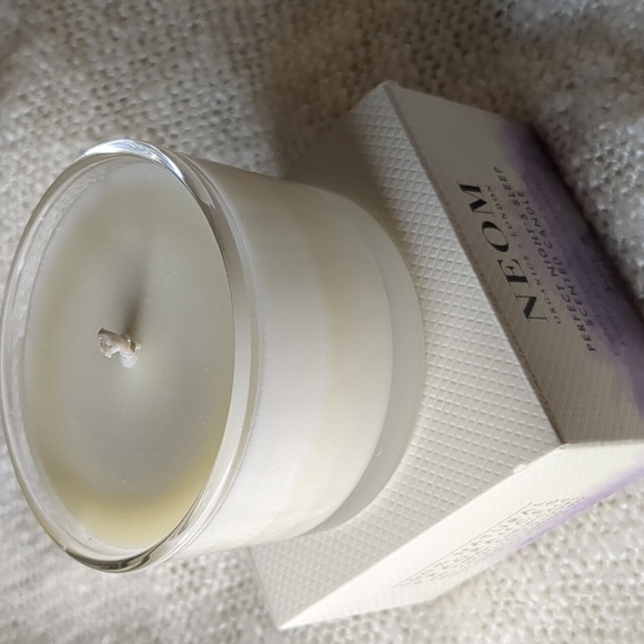 NEOM PERFECT NIGHT'S SLEEP SCENTED CANDLE (1 WICK), 75g/2.6oz - Picture 2 of 13